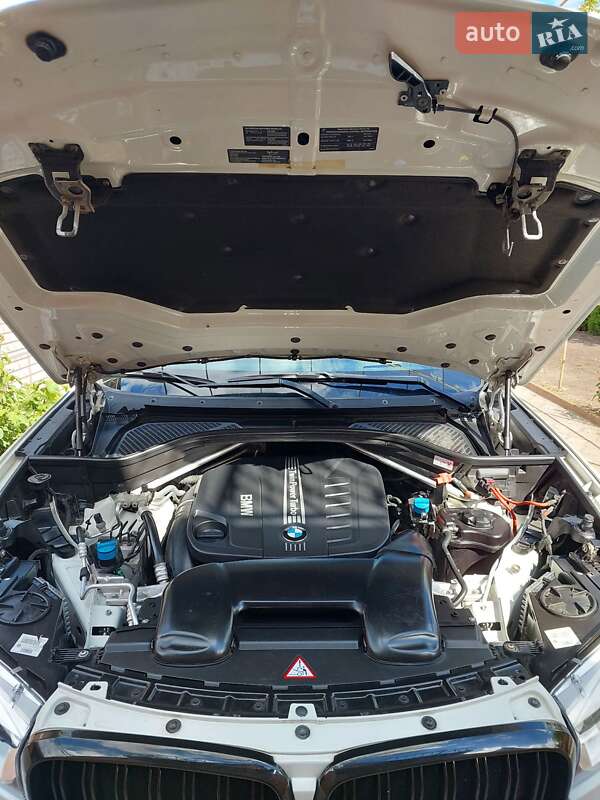 Позашляховик / Кросовер BMW X5 2014 в Миколаєві