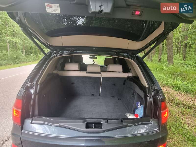 Позашляховик / Кросовер BMW X5 2011 в Краснограді