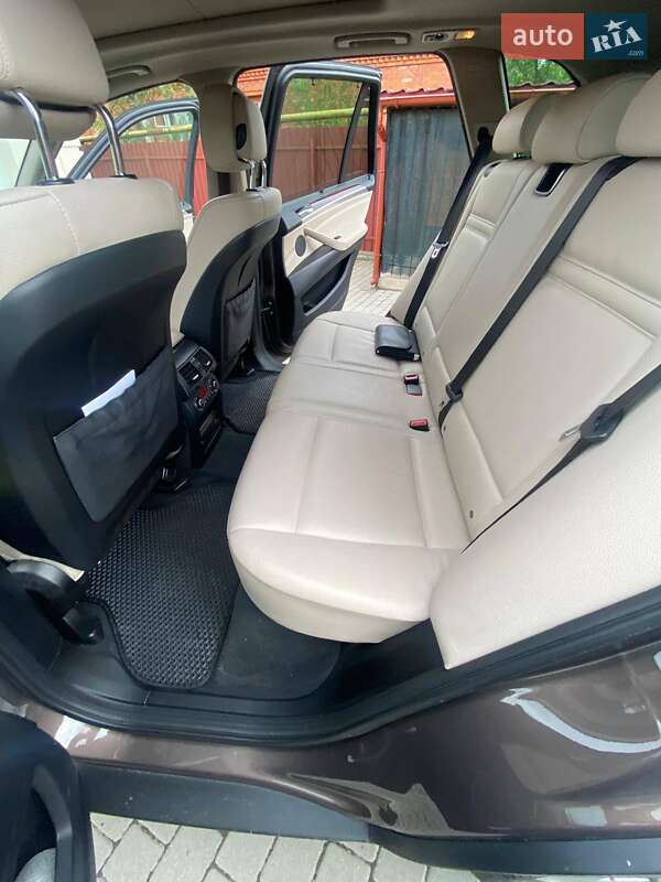 Внедорожник / Кроссовер BMW X5 2012 в Хмельницком