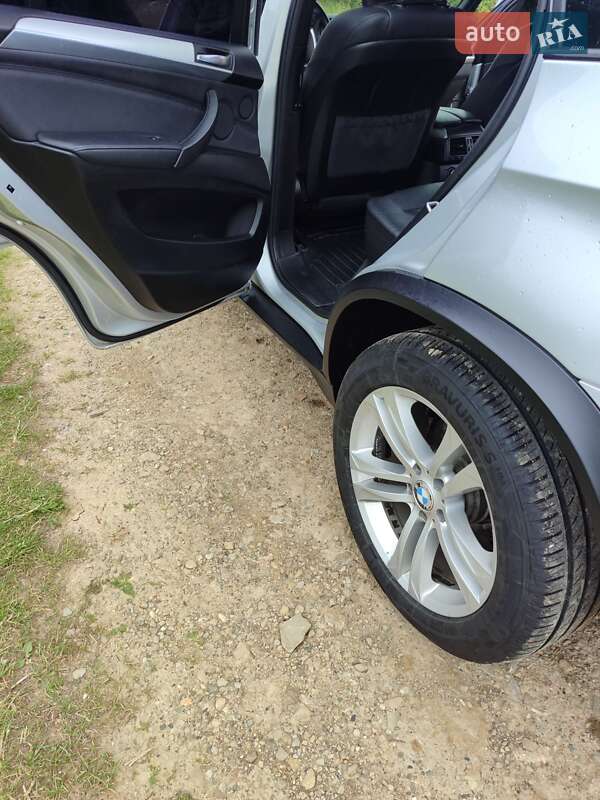 Внедорожник / Кроссовер BMW X5 2010 в Самборе