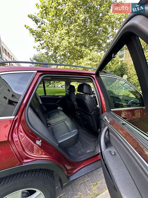 Позашляховик / Кросовер BMW X5 2013 в Києві