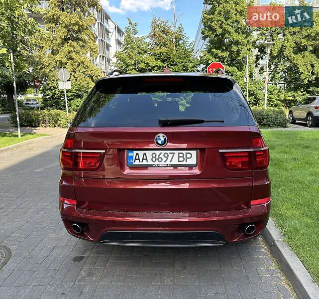 Позашляховик / Кросовер BMW X5 2013 в Києві