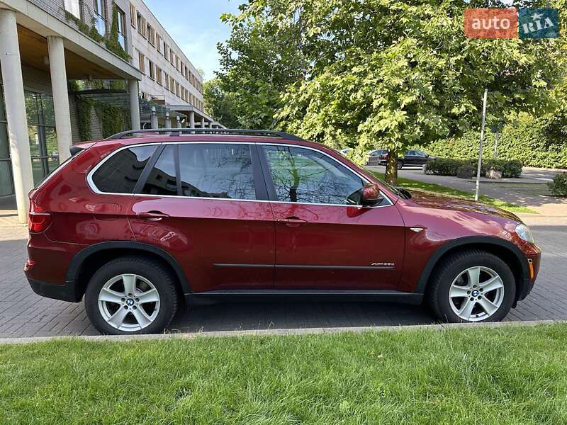 Позашляховик / Кросовер BMW X5 2013 в Києві