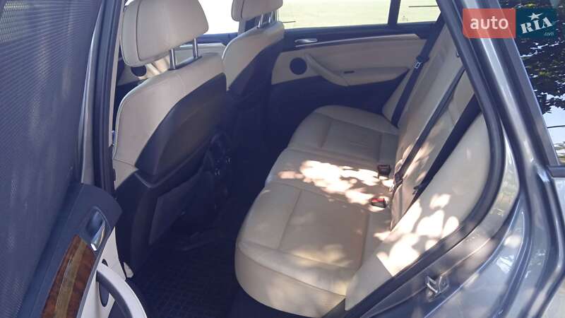 Внедорожник / Кроссовер BMW X5 2011 в Измаиле