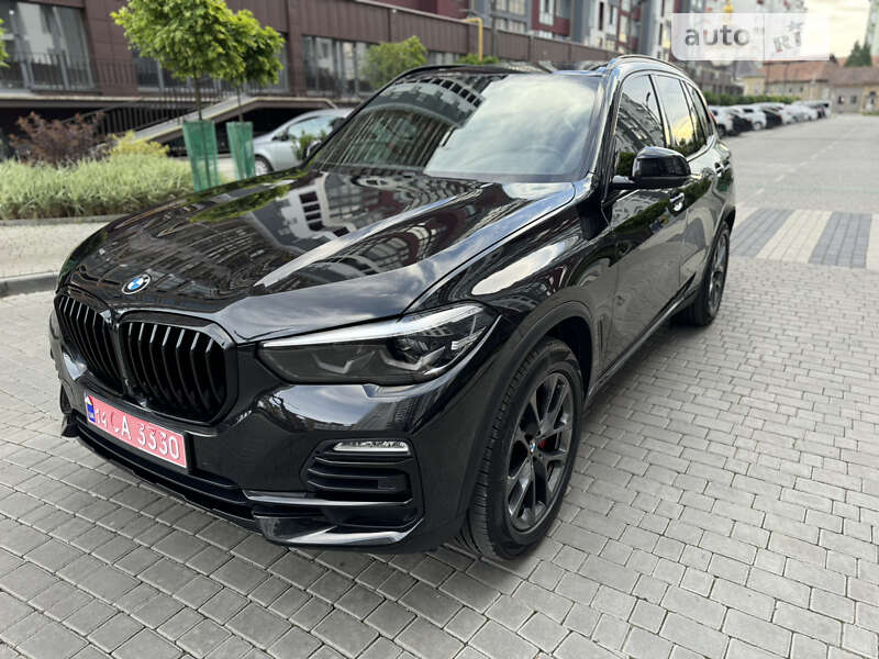 Позашляховик / Кросовер BMW X5 2019 в Івано-Франківську