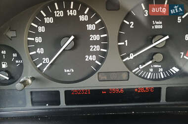Внедорожник / Кроссовер BMW X5 2003 в 