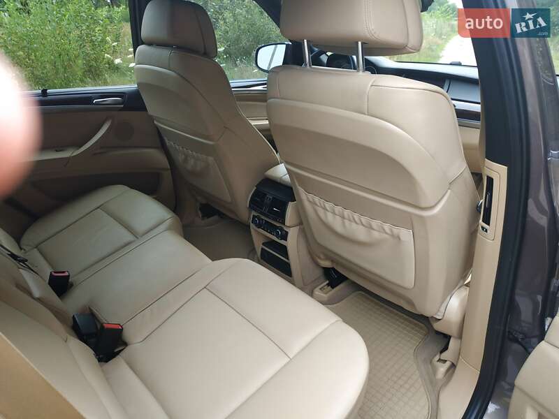 Позашляховик / Кросовер BMW X5 2013 в Вараші