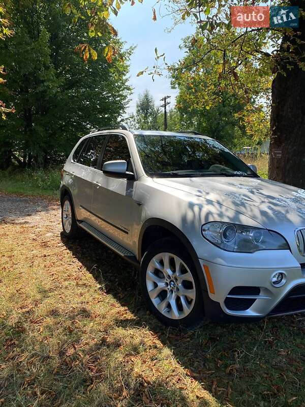 Внедорожник / Кроссовер BMW X5 2012 в Калуше