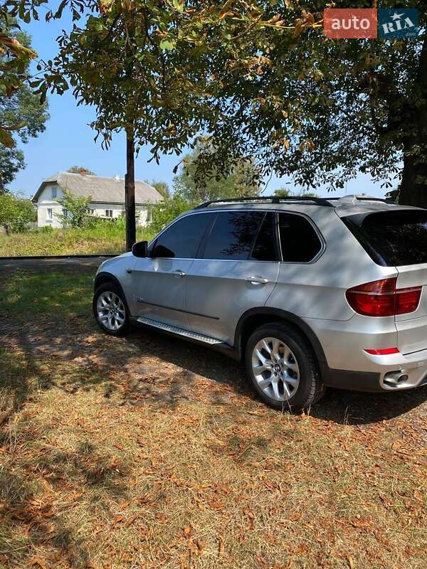 Внедорожник / Кроссовер BMW X5 2012 в Калуше