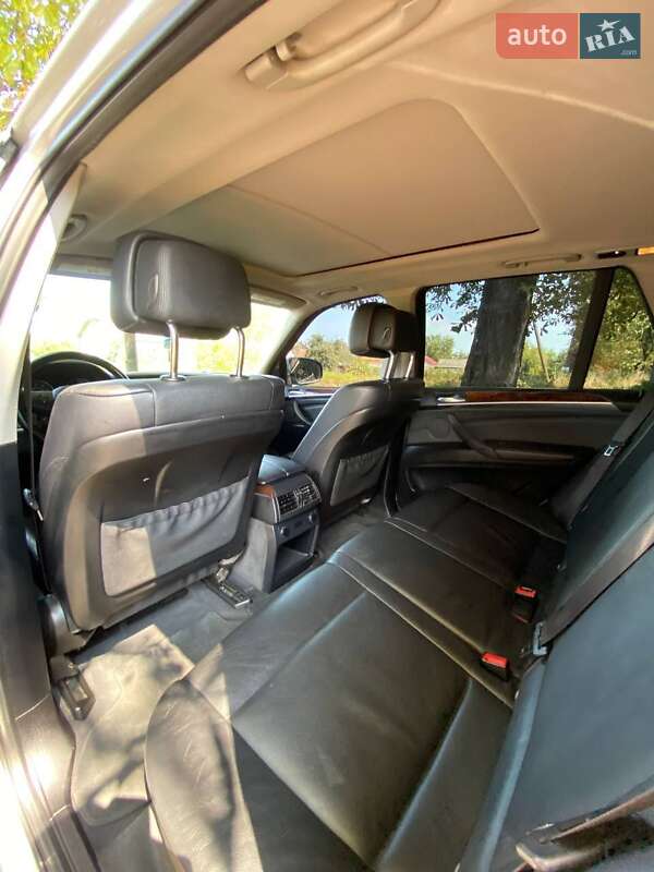 Внедорожник / Кроссовер BMW X5 2012 в Калуше