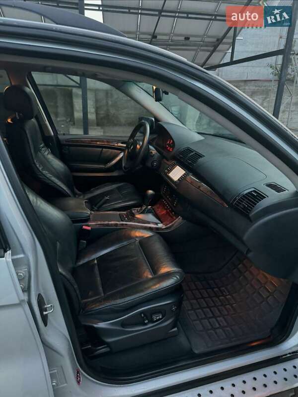 Внедорожник / Кроссовер BMW X5 2005 в Кицмани