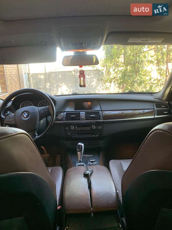 Внедорожник / Кроссовер BMW X5 2010 в Бобринце