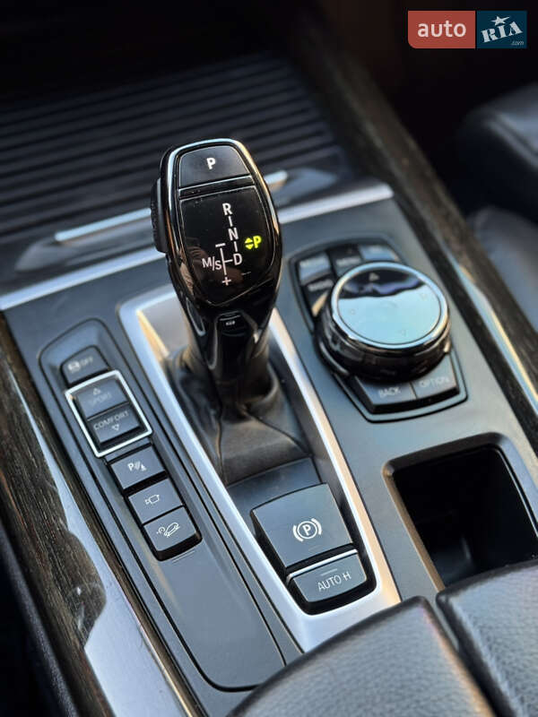 Внедорожник / Кроссовер BMW X5 2015 в Черновцах