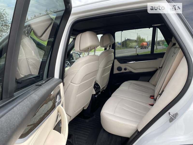 Позашляховик / Кросовер BMW X5 2017 в Луцьку