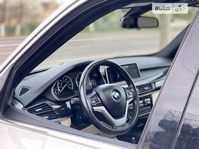 Позашляховик / Кросовер BMW X5 2017 в Луцьку