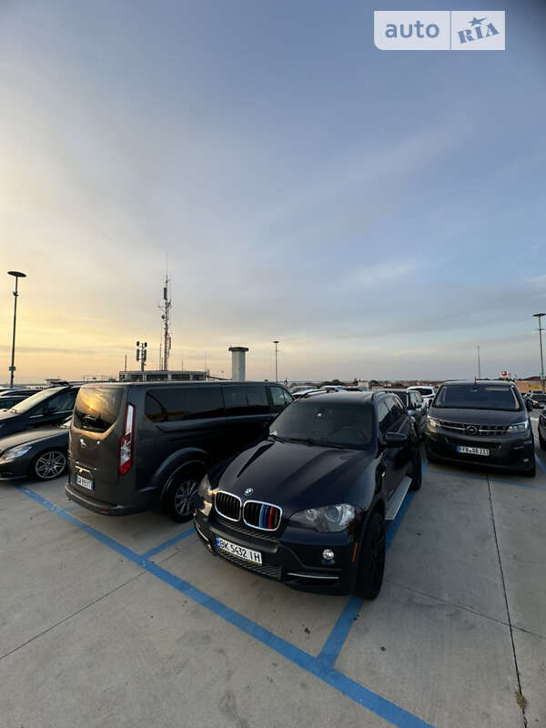Позашляховик / Кросовер BMW X5 2009 в Рівному