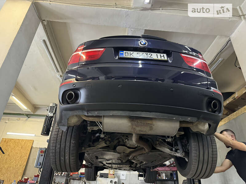 Позашляховик / Кросовер BMW X5 2009 в Рівному