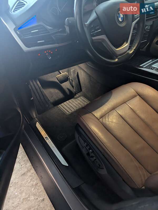 Позашляховик / Кросовер BMW X5 2015 в Івано-Франківську