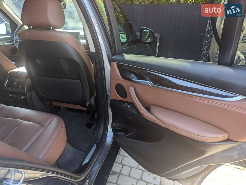 Позашляховик / Кросовер BMW X5 2015 в Івано-Франківську