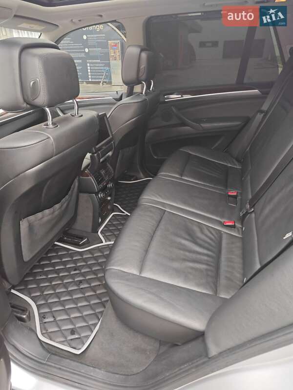 Позашляховик / Кросовер BMW X5 2010 в Львові