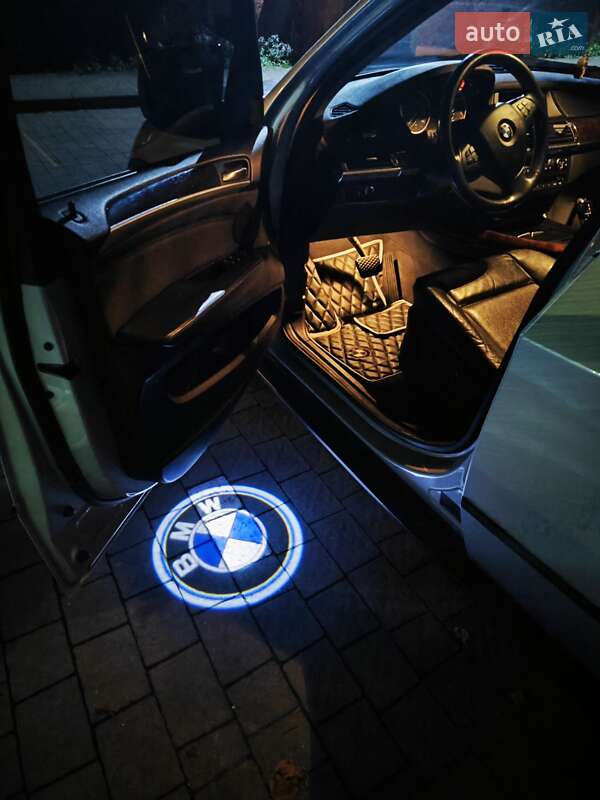 Позашляховик / Кросовер BMW X5 2010 в Львові