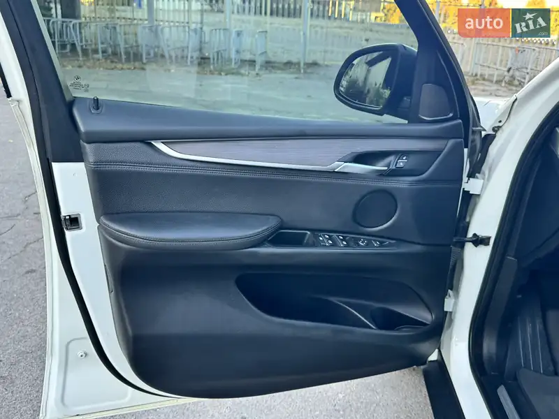Внедорожник / Кроссовер BMW X5 2015 в 