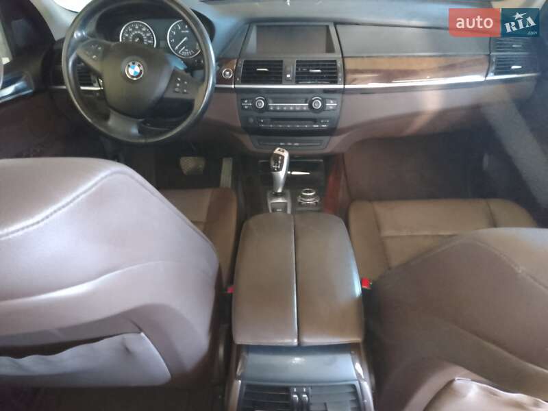 Внедорожник / Кроссовер BMW X5 2011 в Калуше