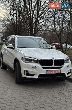 Позашляховик / Кросовер BMW X5 2015 в 