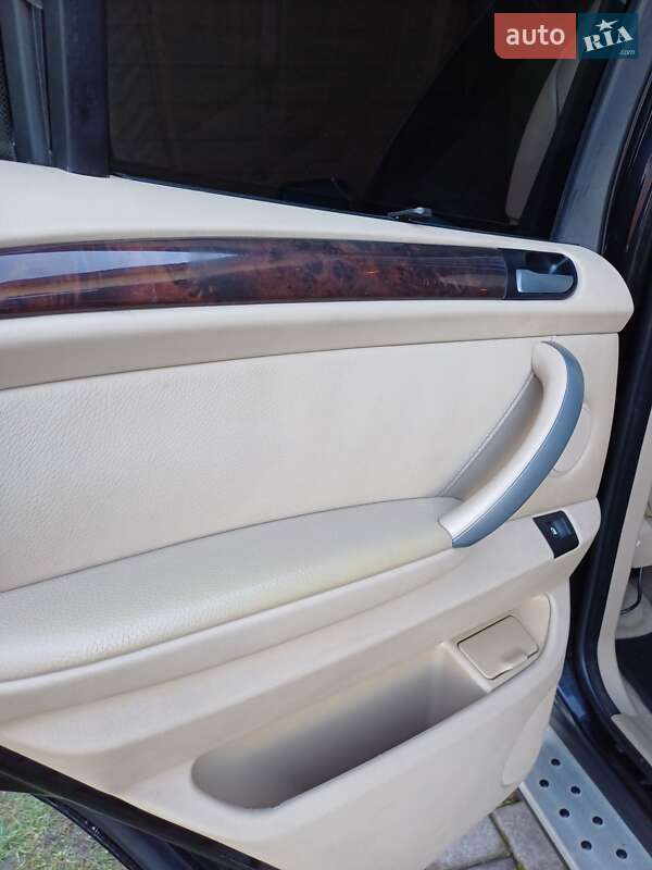 Позашляховик / Кросовер BMW X5 2005 в Чернівцях