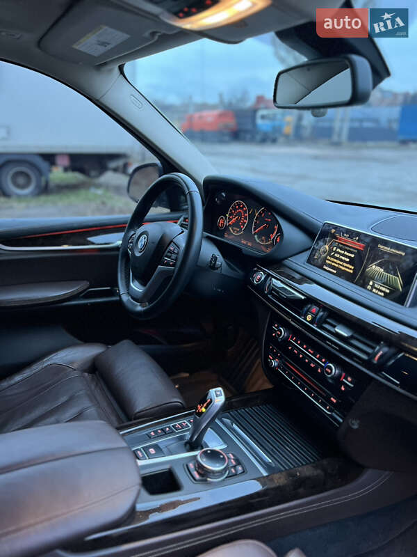 Позашляховик / Кросовер BMW X5 2014 в Києві