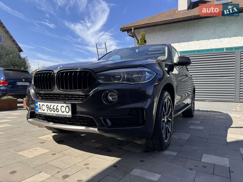 Внедорожник / Кроссовер BMW X5 2015 в Луцке