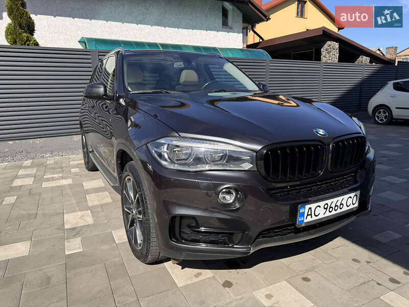 Внедорожник / Кроссовер BMW X5 2015 в Луцке