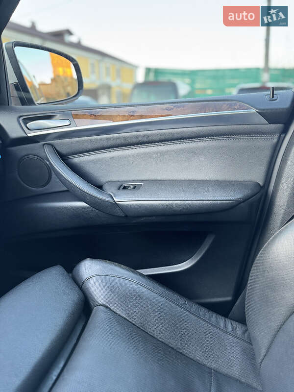Внедорожник / Кроссовер BMW X5 2010 в Тернополе