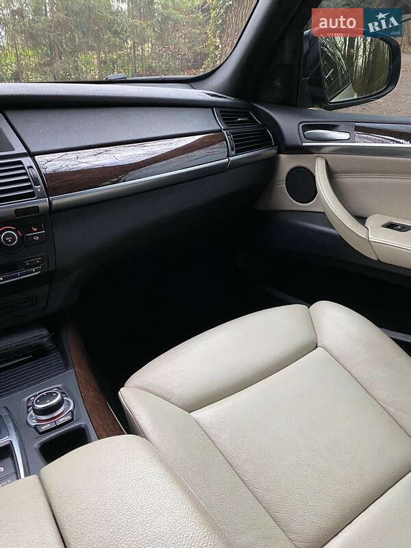 Позашляховик / Кросовер BMW X5 2011 в Києві