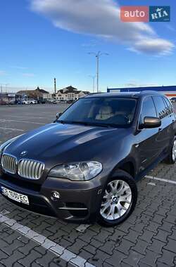 Позашляховик / Кросовер BMW X5 2011 в Чернівцях