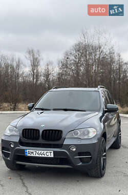Позашляховик / Кросовер BMW X5 2011 в 