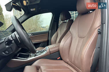 Внедорожник / Кроссовер BMW X5 2019 в 