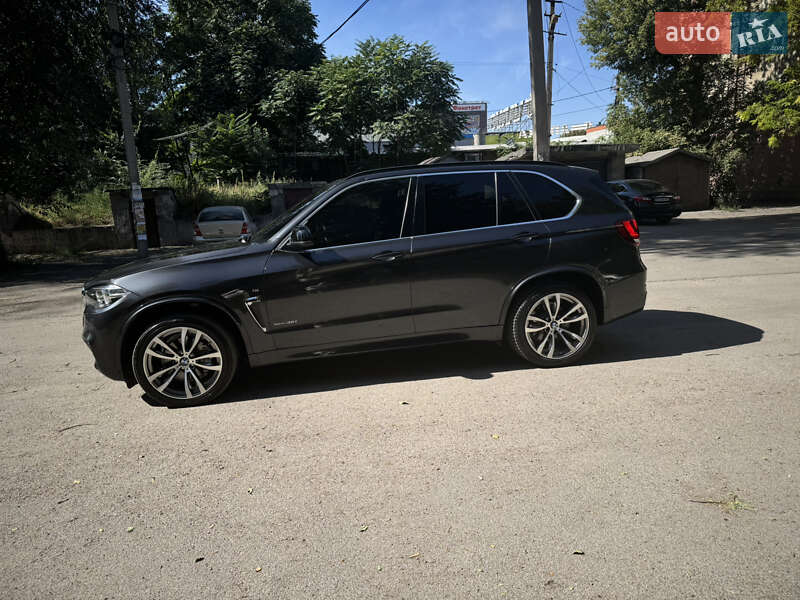 Позашляховик / Кросовер BMW X5 2015 в Кам'янському