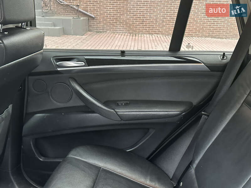 Внедорожник / Кроссовер BMW X5 2010 в Александрие