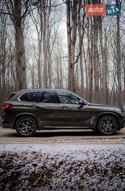 Внедорожник / Кроссовер BMW X5 2020 в 