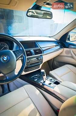 Внедорожник / Кроссовер BMW X5 2012 в Ужгороде