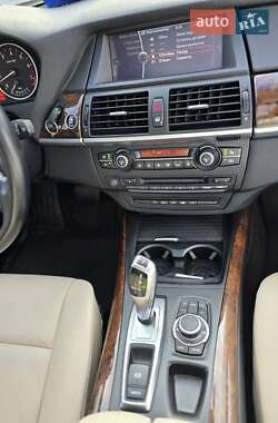 Внедорожник / Кроссовер BMW X5 2011 в 
