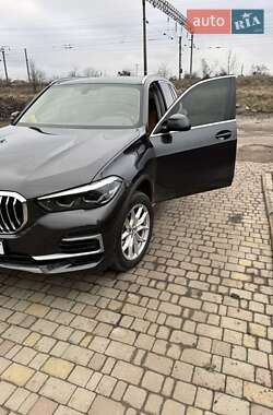 Позашляховик / Кросовер BMW X5 2021 в 