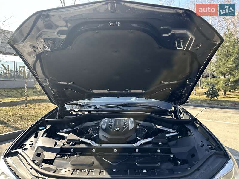 Внедорожник / Кроссовер BMW X5 2020 в Киеве