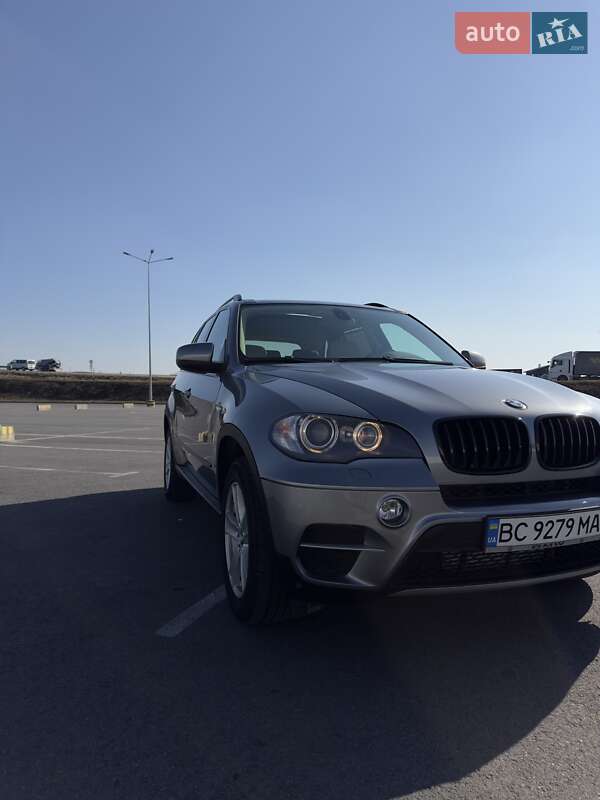 Позашляховик / Кросовер BMW X5 2010 в Львові