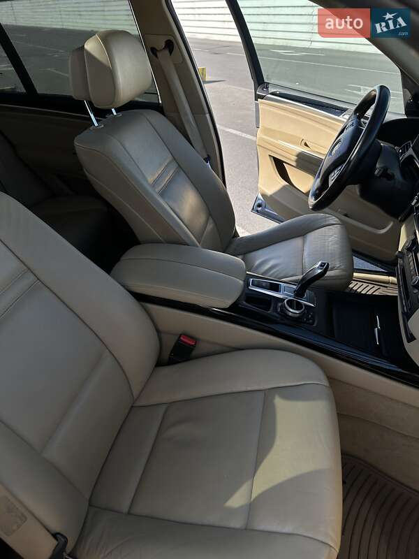 Позашляховик / Кросовер BMW X5 2010 в Львові
