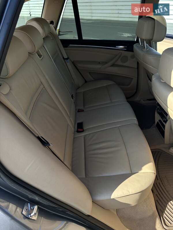 Позашляховик / Кросовер BMW X5 2010 в Львові