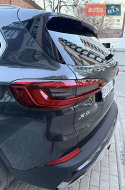 Позашляховик / Кросовер BMW X5 2019 в 