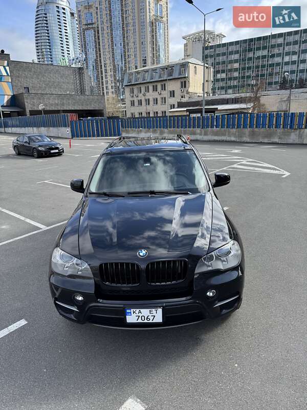 Позашляховик / Кросовер BMW X5 2012 в Києві