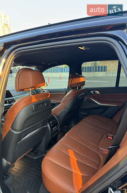 Позашляховик / Кросовер BMW X5 2022 в 